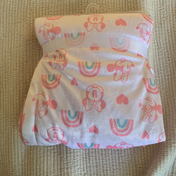 Disney baby girl Minnie blanket NWT - Picture 4 of 5